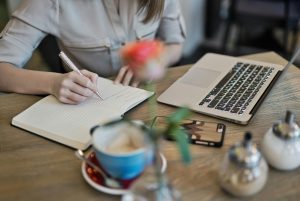 Freelance Writing Without the LinkedIn Bragging: How to Start With $0
